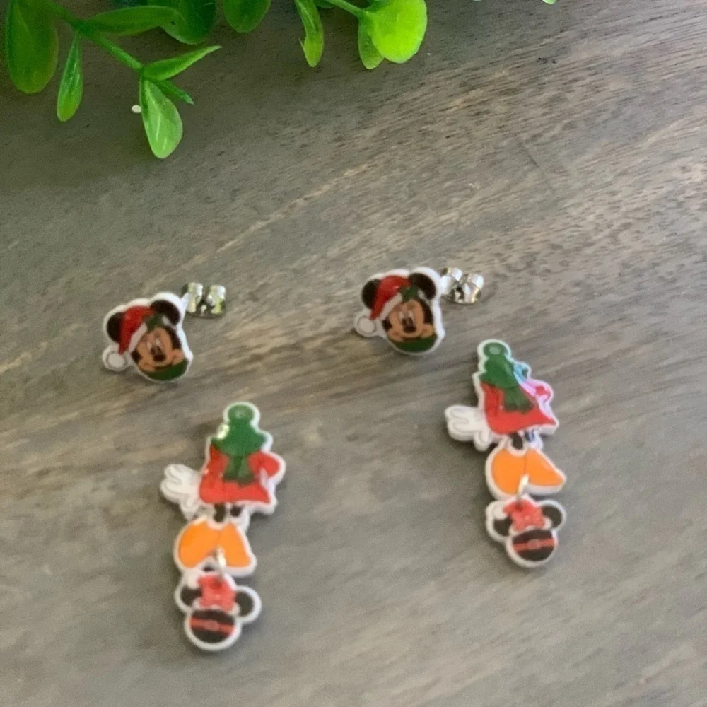 Minnie Mouse Christmas Earrings